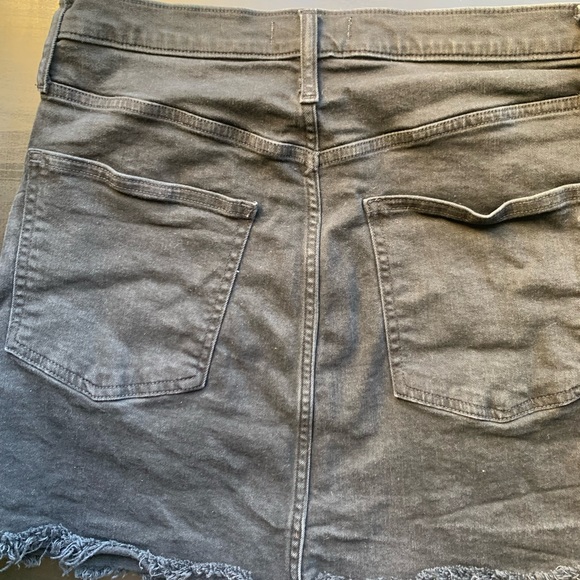 Madewell Black Distressed Frayed Hem Denim Mini Skirt size 30 EUC - Picture 4 of 6